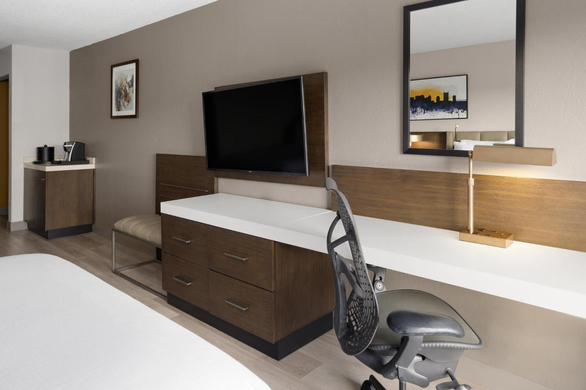Standard Room with Two Queen Beds,1724821722:JPEG